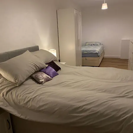 Adorable One-Bedroom Flat With Patio Garden. Southwick  Exterior photo