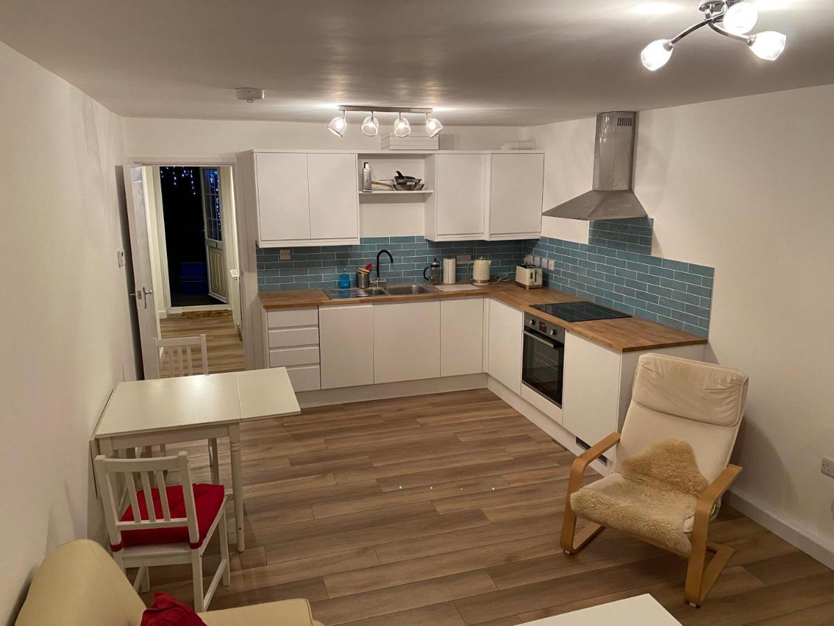 Adorable One-bedroom Flat With Patio Garden. * Southwick (West Sussex)