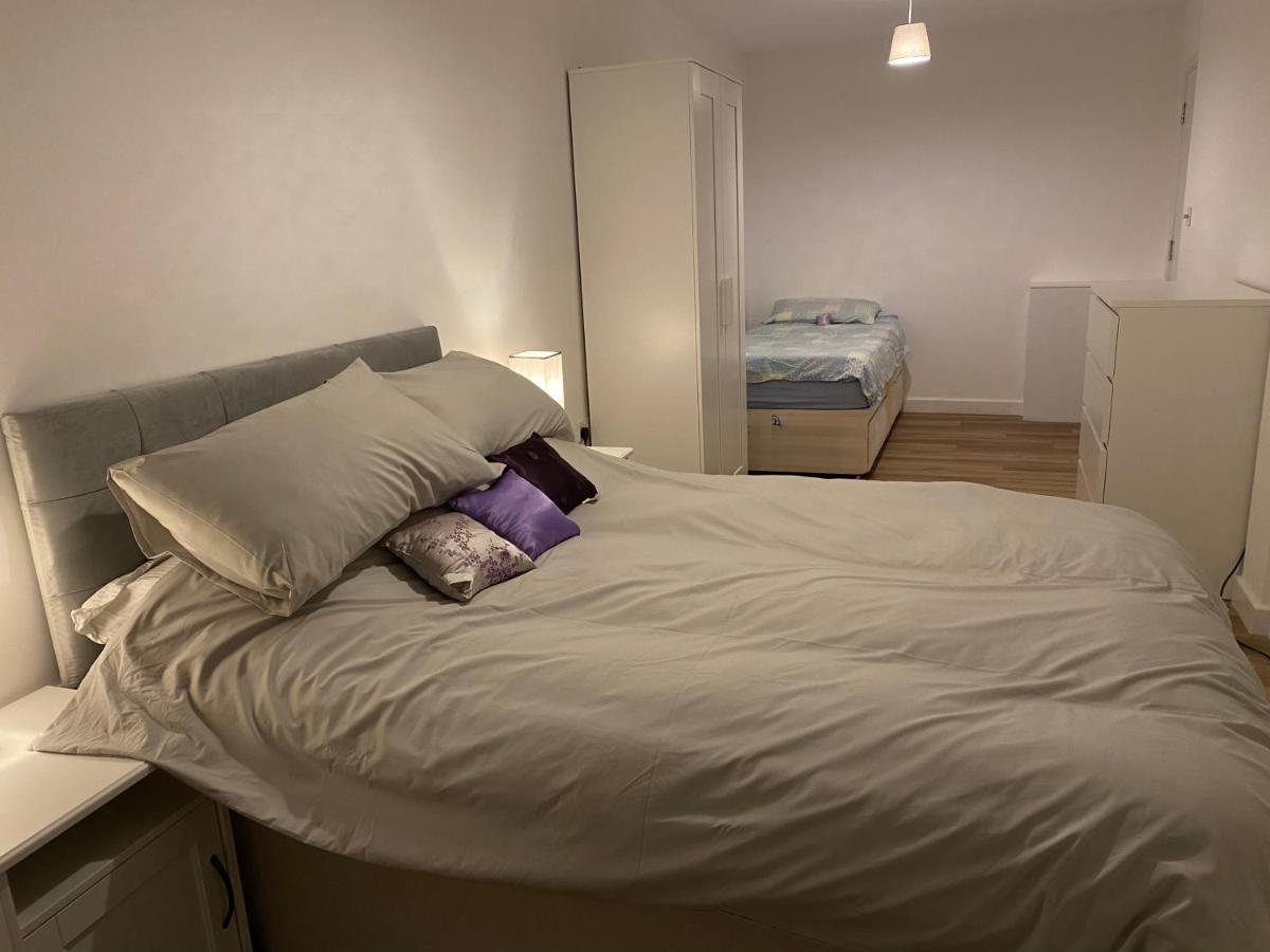 Adorable One-bedroom Flat With Patio Garden. Southwick (West Sussex)