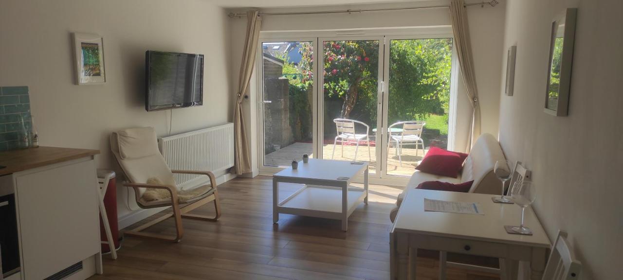 Adorable One-bedroom Flat With Patio Garden. Apartment Southwick (West Sussex)