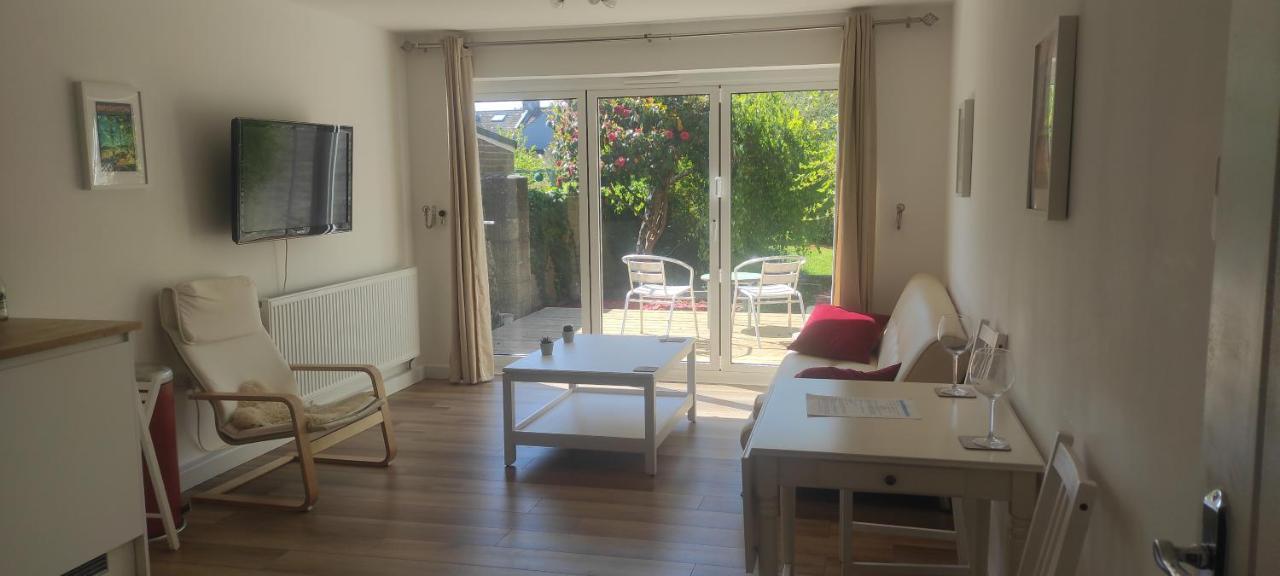 Apartment Adorable One-bedroom Flat With Patio Garden. *